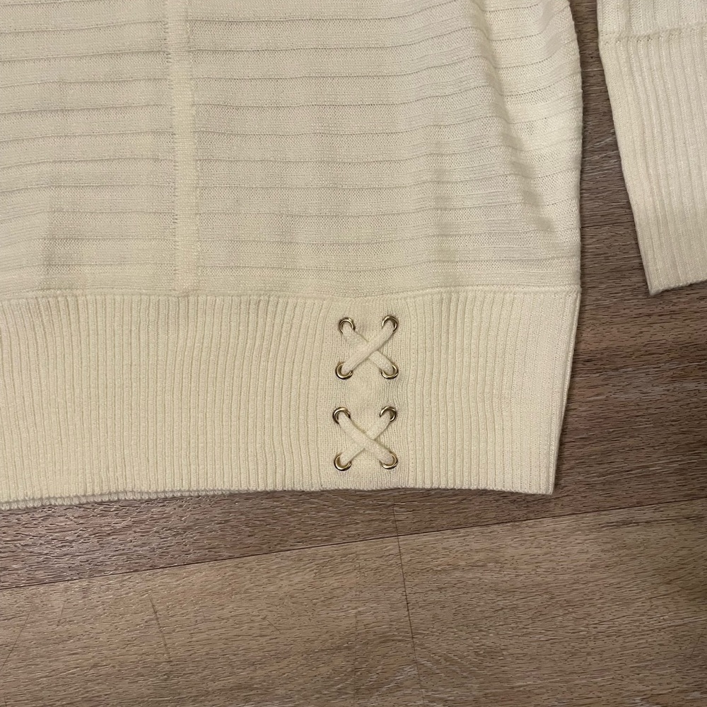Sweater - Picture 3 of 6